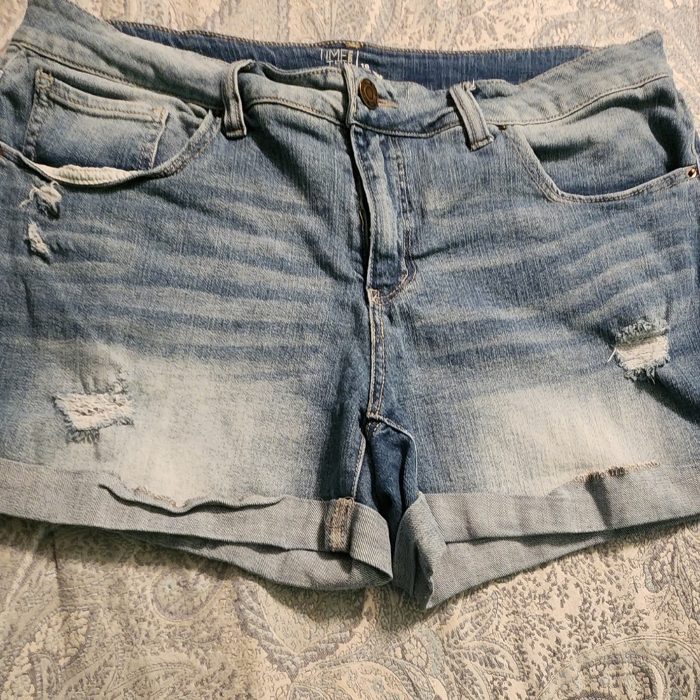 Time and Tru Mid Rise Denim Shorts size 16